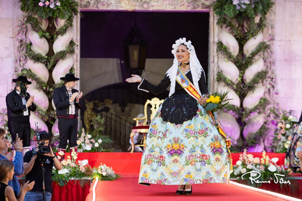 La FFSJ estrena la fantasía “Proclamació del Foc” para la imposición de bandas de les bellees del foc d’Alacant